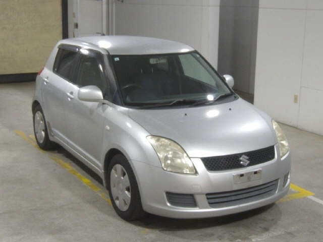 SUZUKI SWIFT — фото