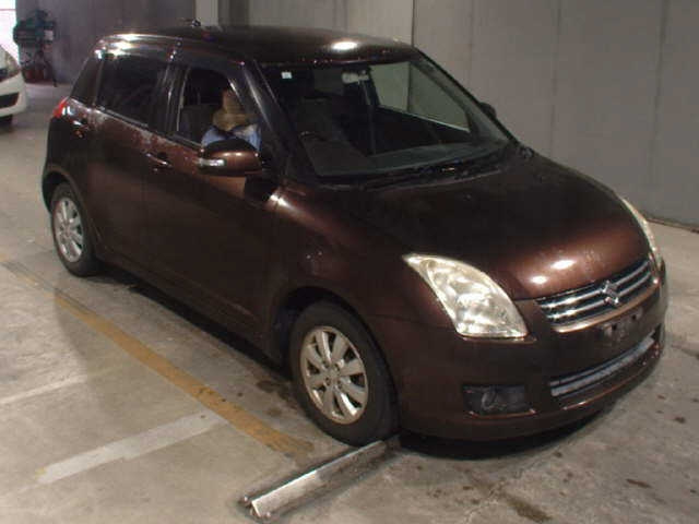 SUZUKI SWIFT — фото
