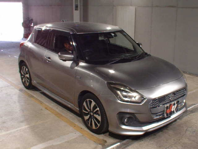 SUZUKI SWIFT — фото