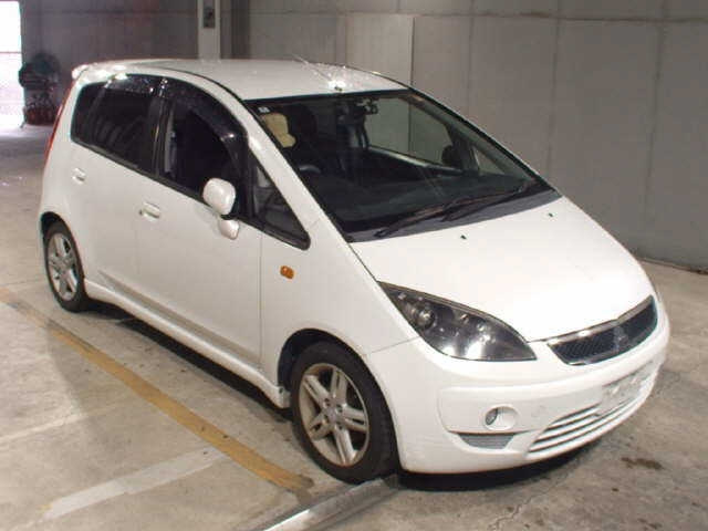 MITSUBISHI COLT — фото