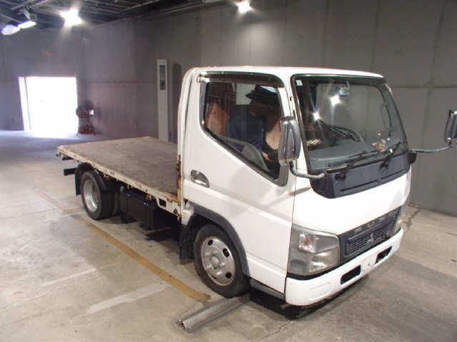 MITSUBISHI CANTER — фото
