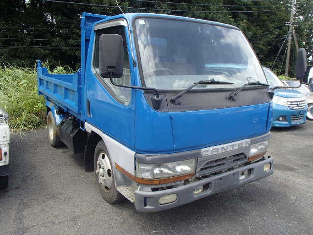 MITSUBISHI CANTER — фото