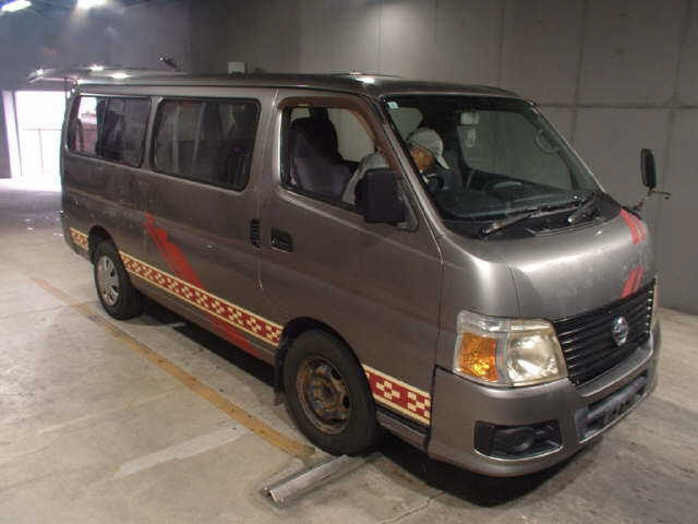 NISSAN CARAVAN — фото