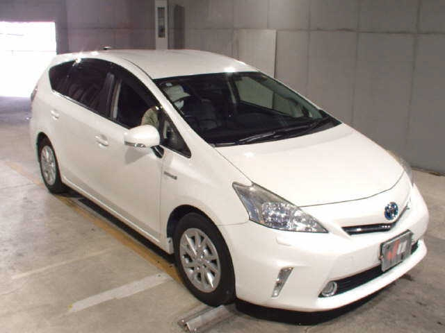 TOYOTA PRIUS — фото