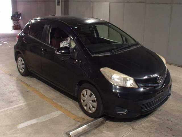 TOYOTA VITZ — фото