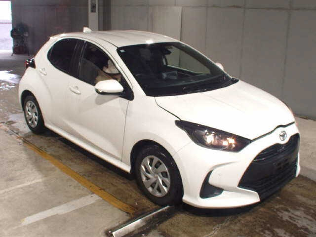 TOYOTA YARIS — фото