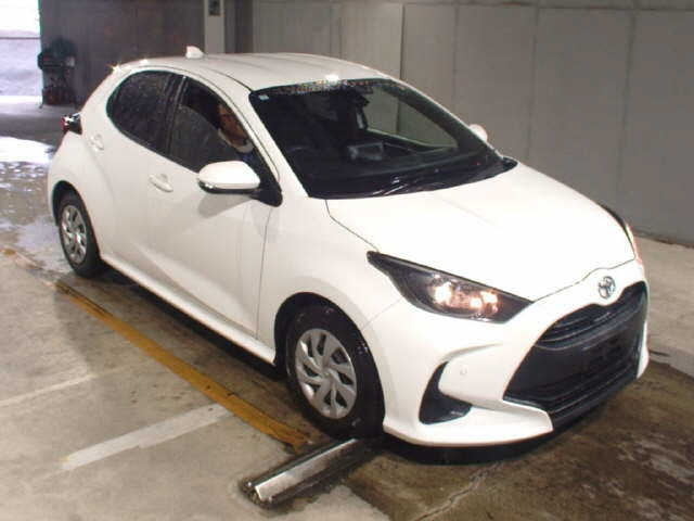 TOYOTA YARIS — фото