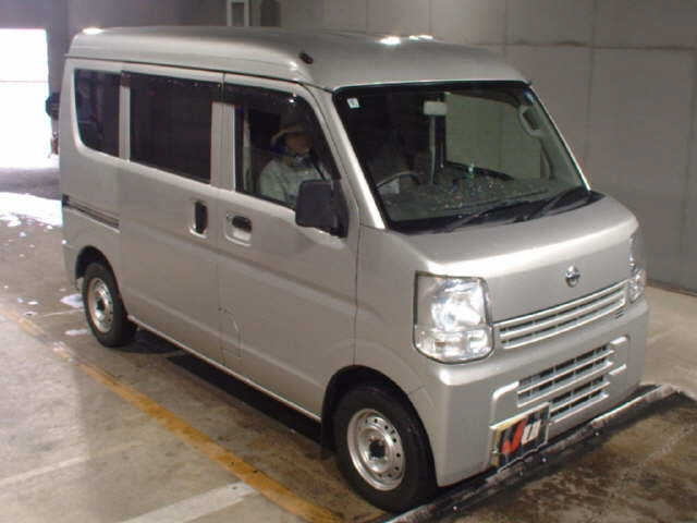 NISSAN CLIPPER — фото