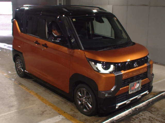 MITSUBISHI DELICA — фото