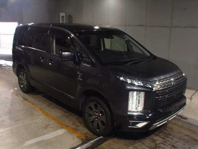 MITSUBISHI DELICA — фото