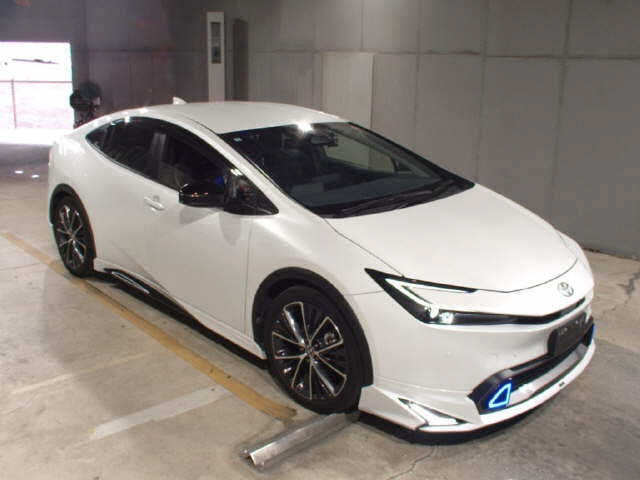 TOYOTA PRIUS — фото