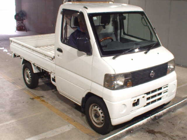 NISSAN CLIPPER — фото