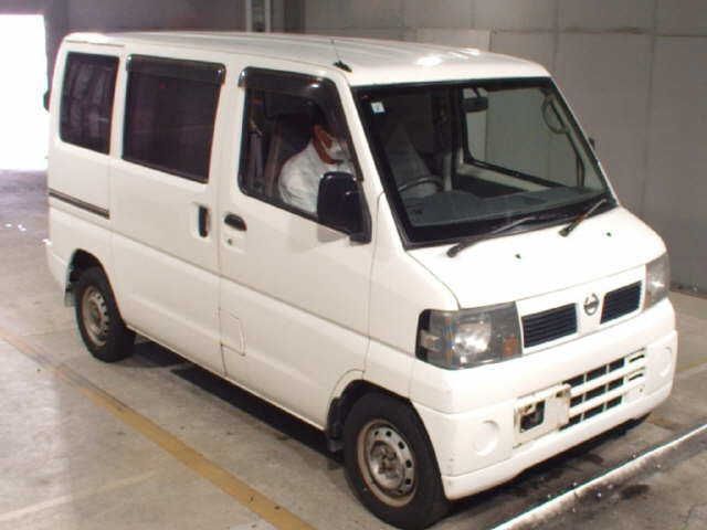 NISSAN CLIPPER — фото