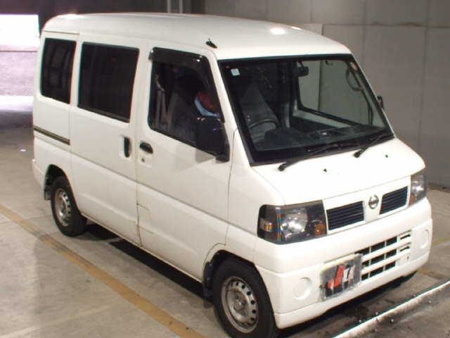 NISSAN CLIPPER — фото