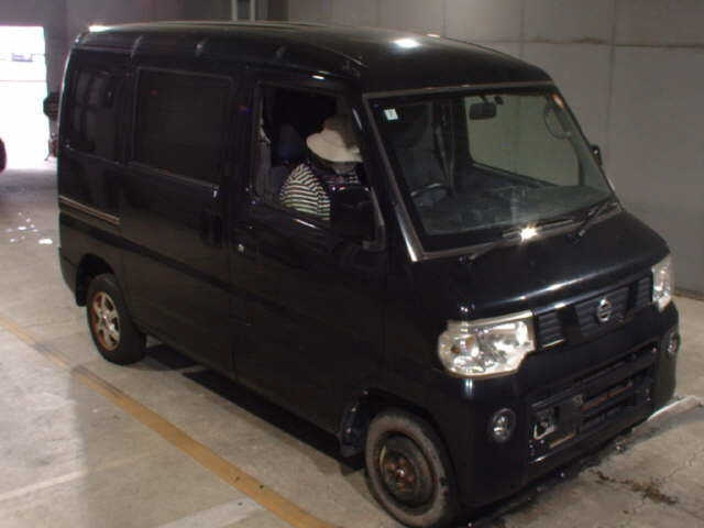 NISSAN CLIPPER — фото