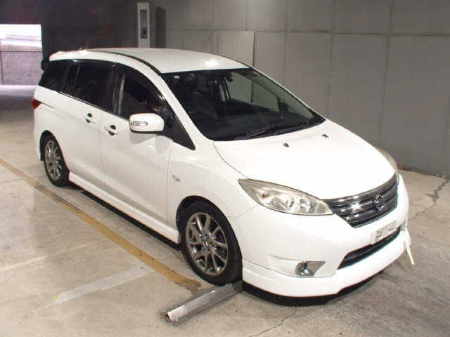 NISSAN LAFESTA — фото