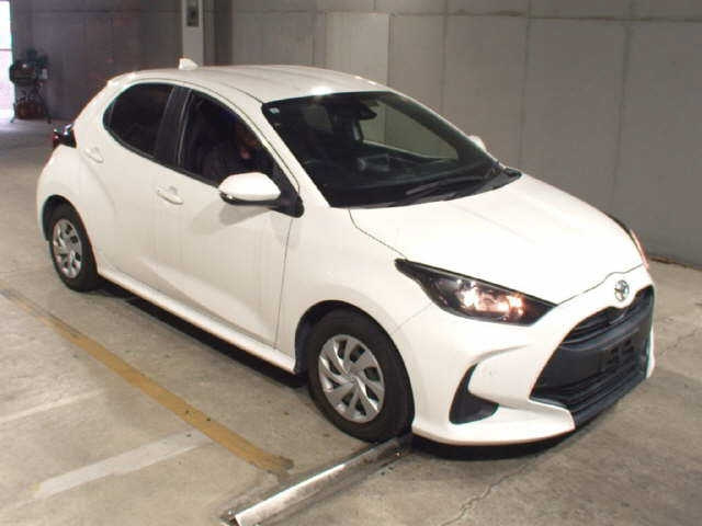 TOYOTA YARIS — фото