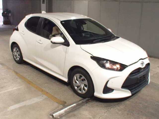 TOYOTA YARIS — фото