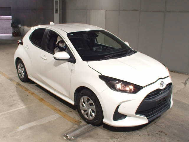 TOYOTA YARIS — фото
