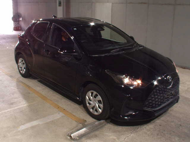 TOYOTA YARIS — фото