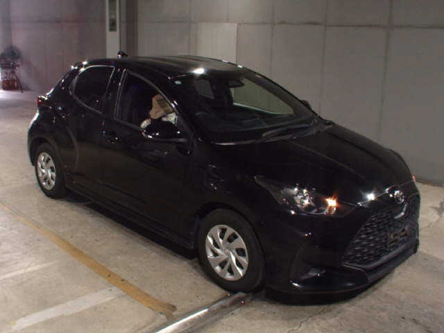TOYOTA YARIS — фото