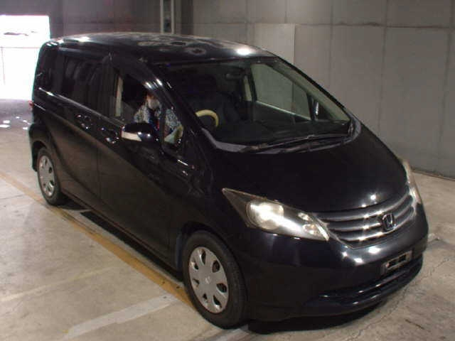 HONDA FREED — фото