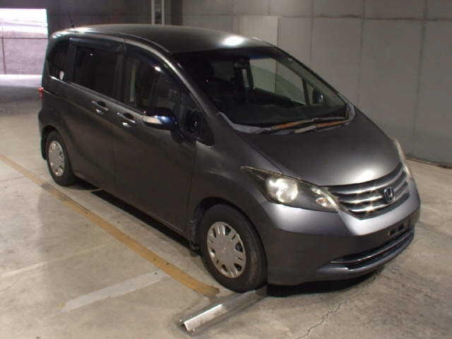 HONDA FREED — фото