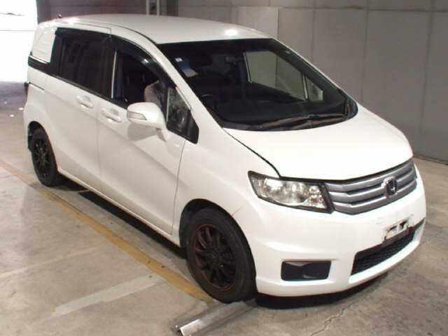 HONDA FREED — фото