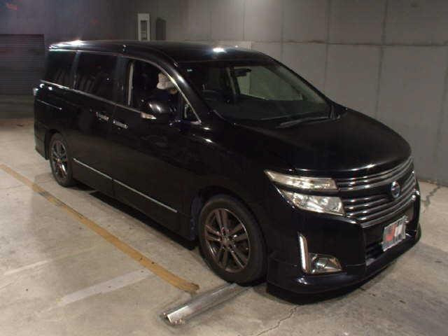 NISSAN ELGRAND — фото