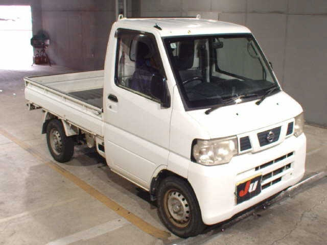 NISSAN CLIPPER — фото