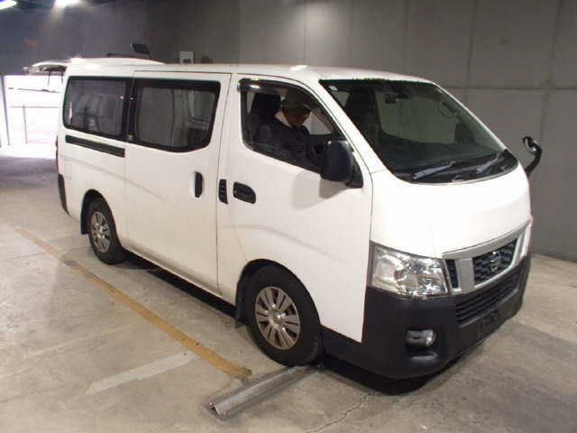 NISSAN CARAVAN — фото