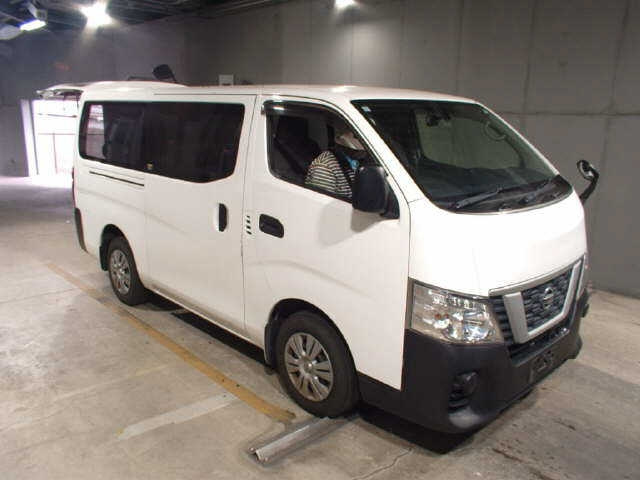 NISSAN CARAVAN — фото
