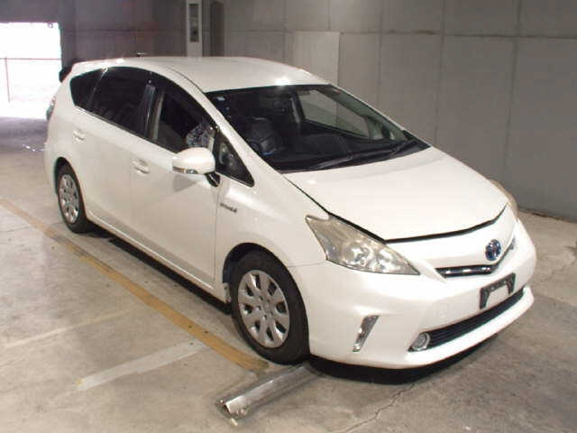 TOYOTA PRIUS — фото