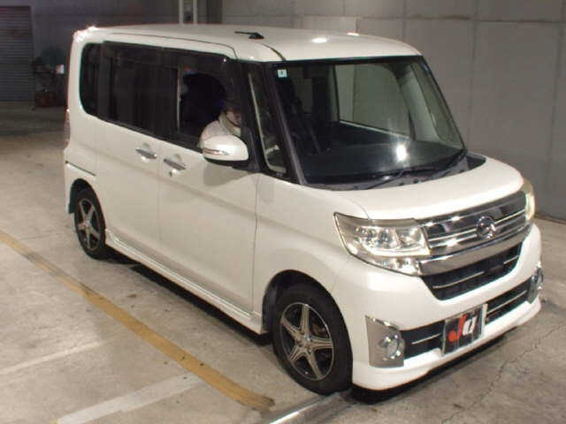 DAIHATSU TANTO — фото