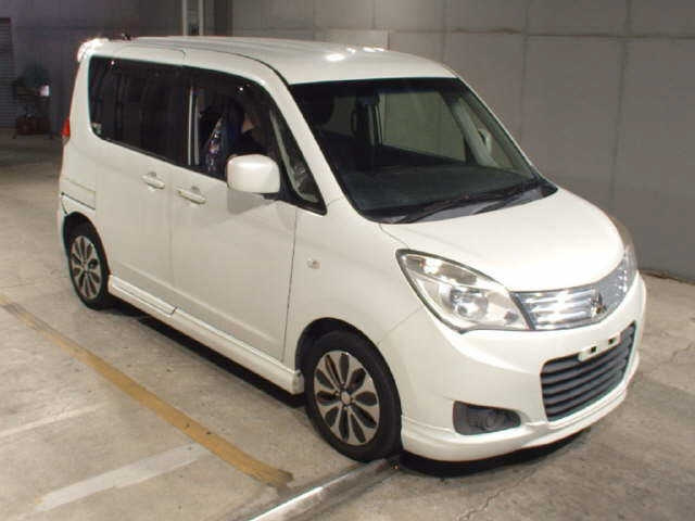 MITSUBISHI DELICA — фото