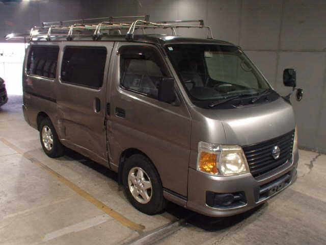NISSAN CARAVAN — фото