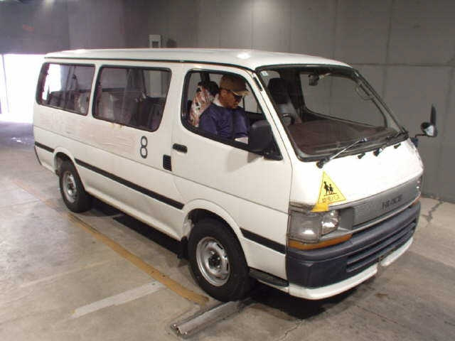TOYOTA HIACE — фото