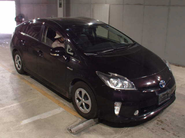TOYOTA PRIUS — фото