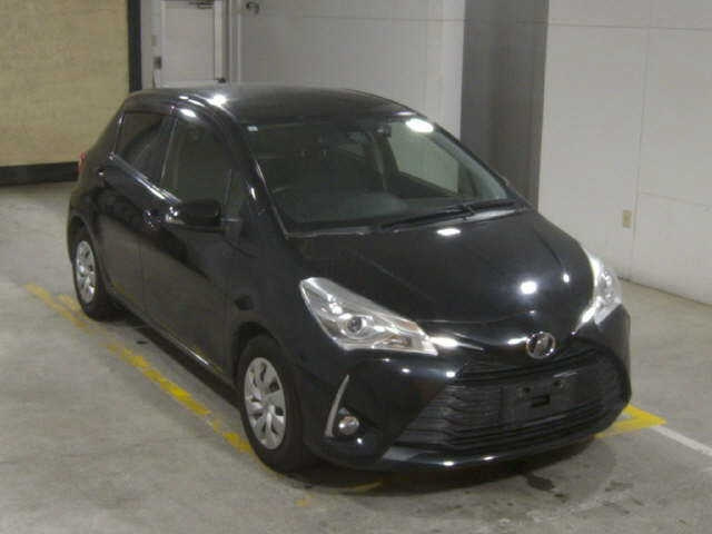 TOYOTA VITZ — фото