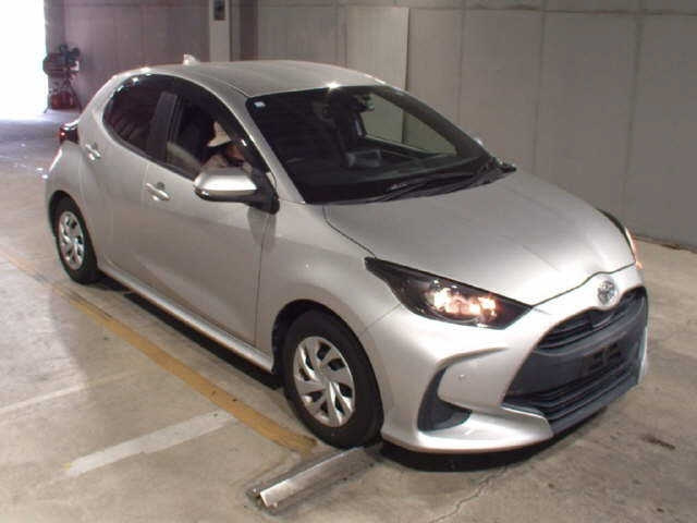TOYOTA YARIS — фото