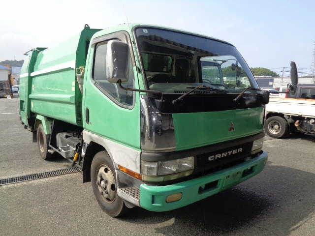 MITSUBISHI CANTER — фото