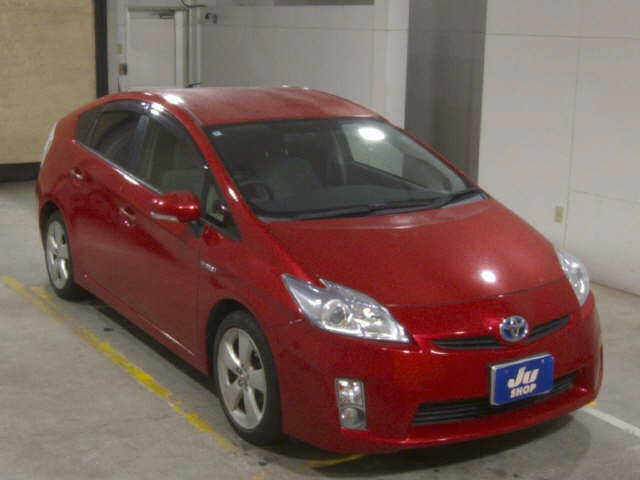 TOYOTA PRIUS — фото