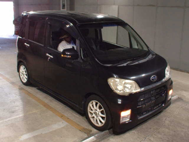 SUBARU LUCRA — фото