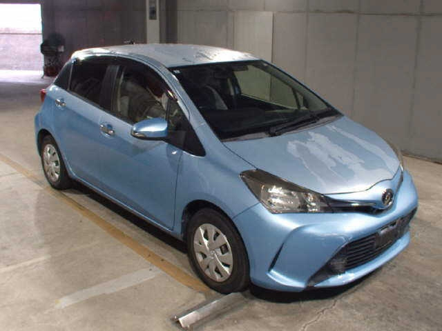 TOYOTA VITZ — фото