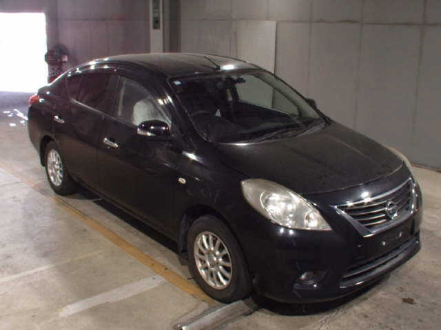 NISSAN TIIDA — фото