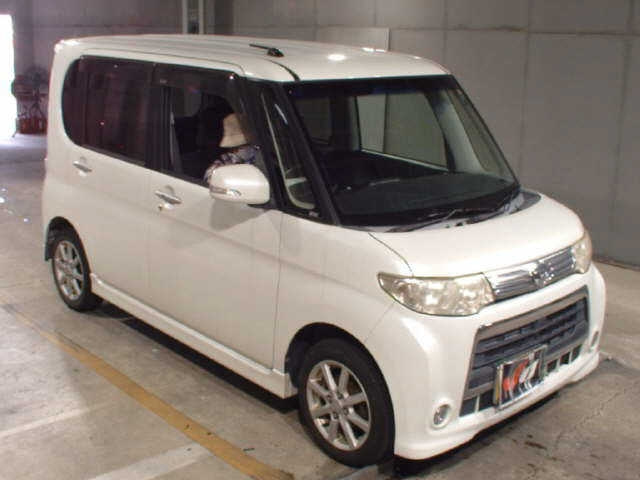 DAIHATSU TANTO — фото