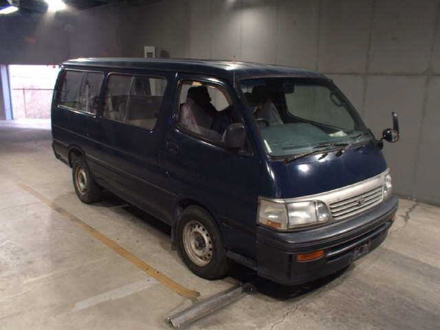 TOYOTA HIACE — фото