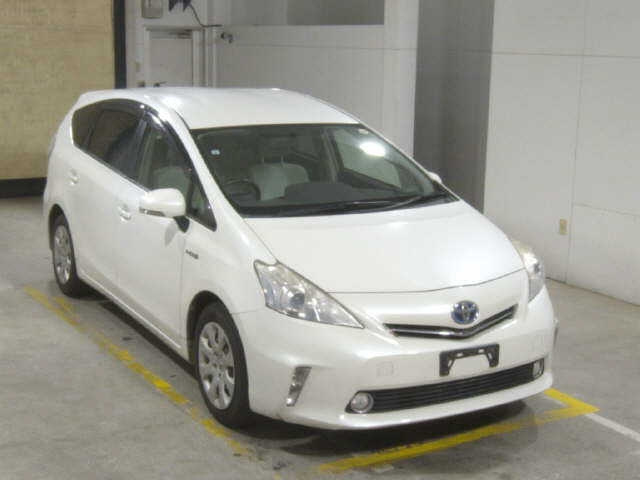 TOYOTA PRIUS — фото
