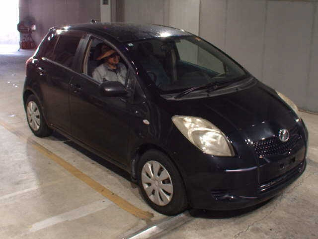 TOYOTA VITZ — фото