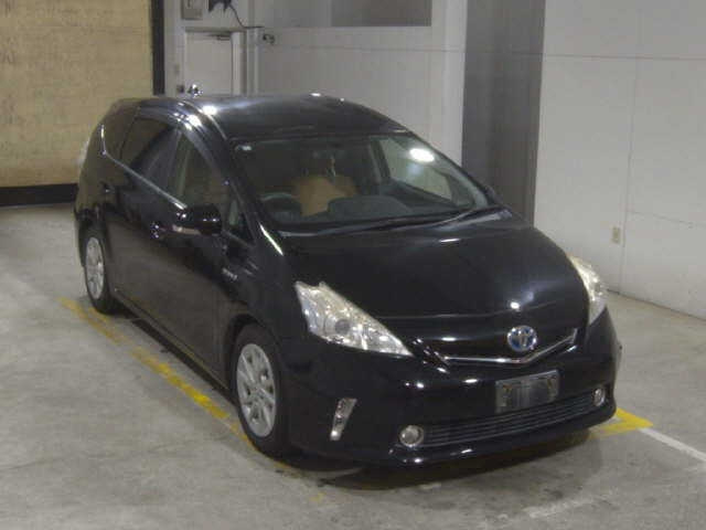 TOYOTA PRIUS — фото